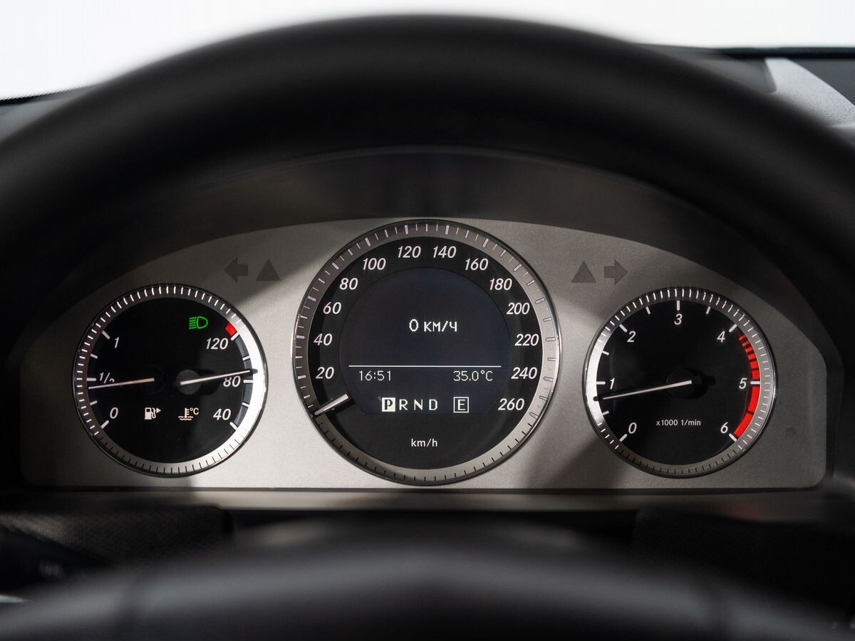 Mercedes-Benz GLK-Class 2011 - фото автомобиля