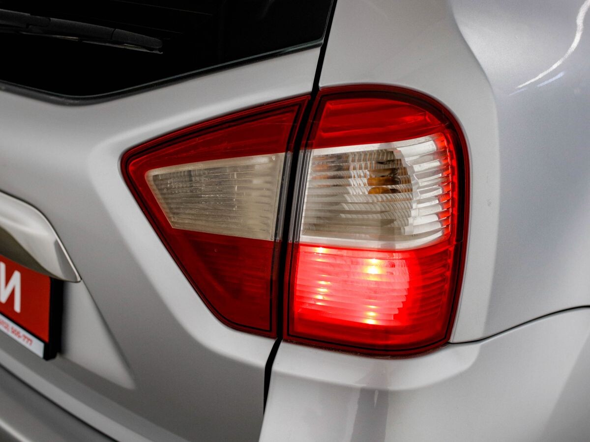 Nissan Terrano 2015 - фото автомобиля