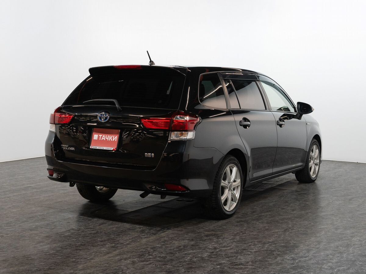 Toyota Corolla Fielder 2017 - фото автомобиля