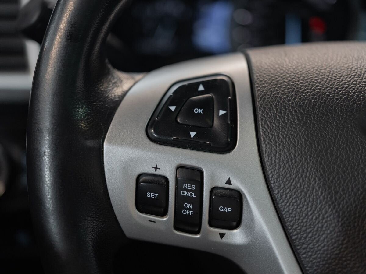 Ford Explorer 2012 - фото автомобиля