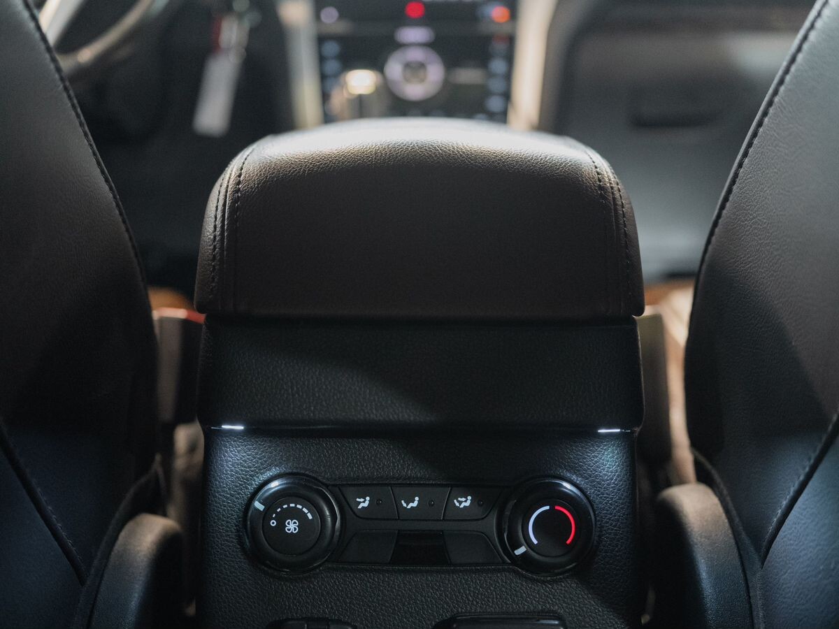 Ford Explorer 2012 - фото автомобиля