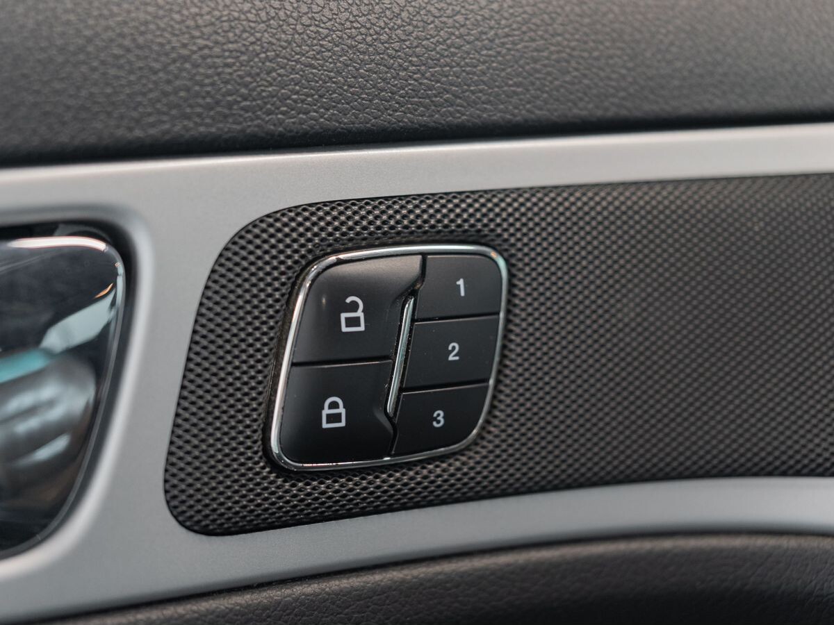 Ford Explorer 2012 - фото автомобиля