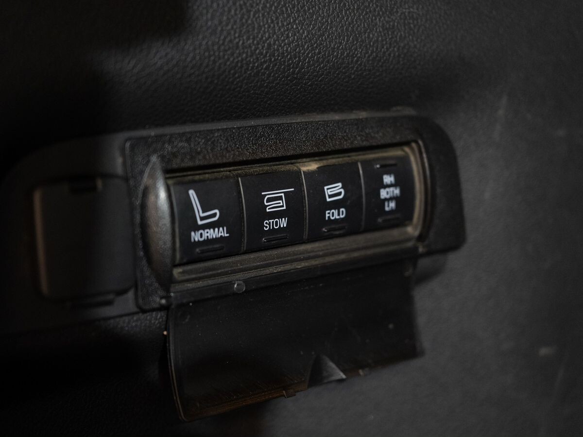 Ford Explorer 2012 - фото автомобиля