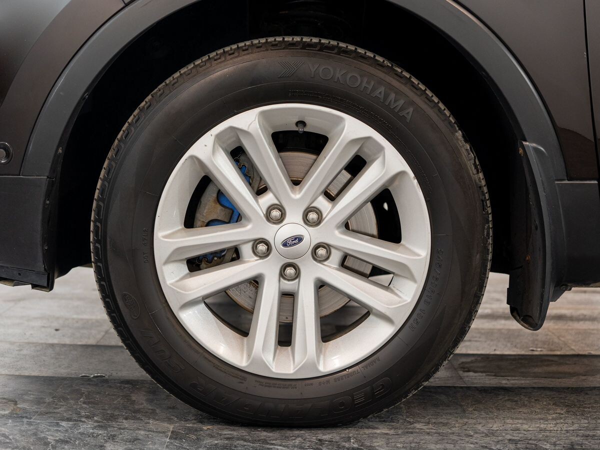 Ford Explorer 2012 - фото автомобиля