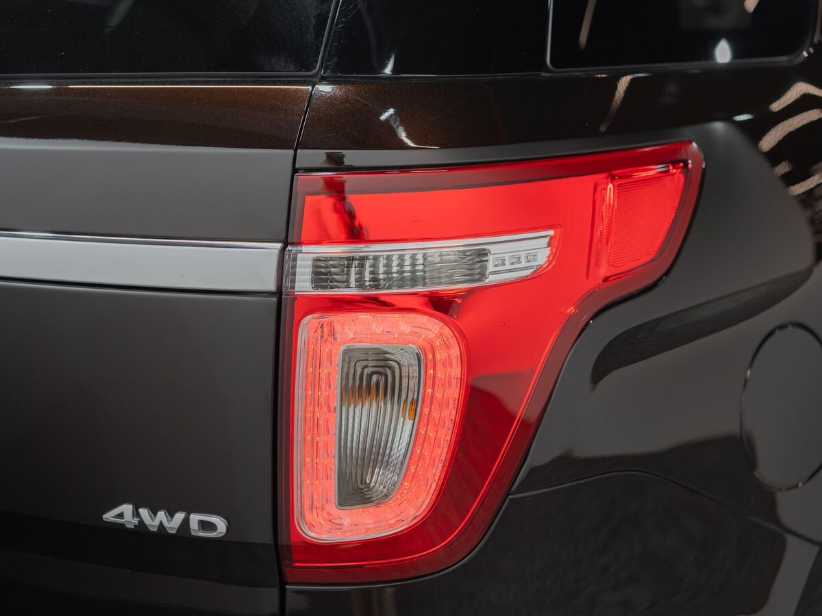 Ford Explorer 2012 - фото автомобиля