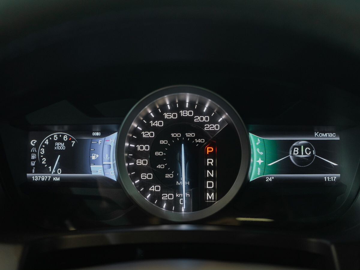 Ford Explorer 2012 - фото автомобиля