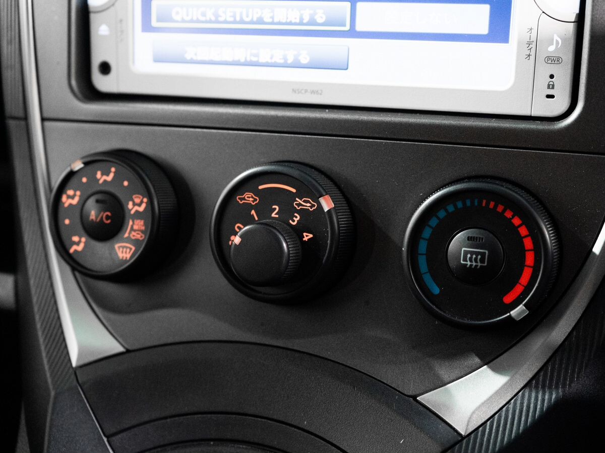 Toyota Ractis 2012 - фото автомобиля