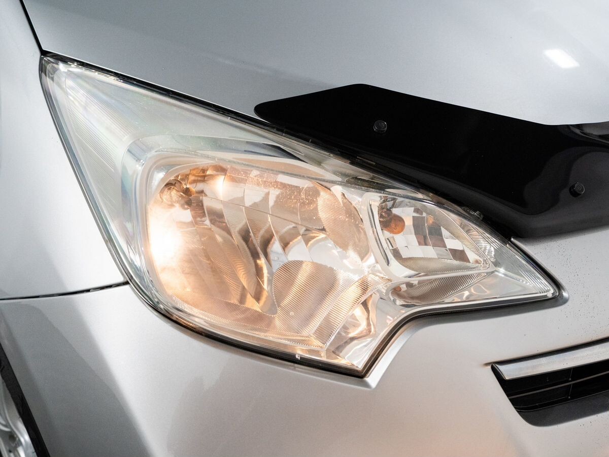 Toyota Ractis 2012 - фото автомобиля