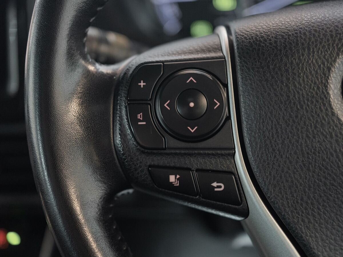 Toyota Esquire 2015 - фото автомобиля