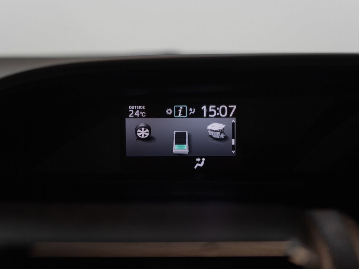Toyota Esquire 2015 - фото автомобиля