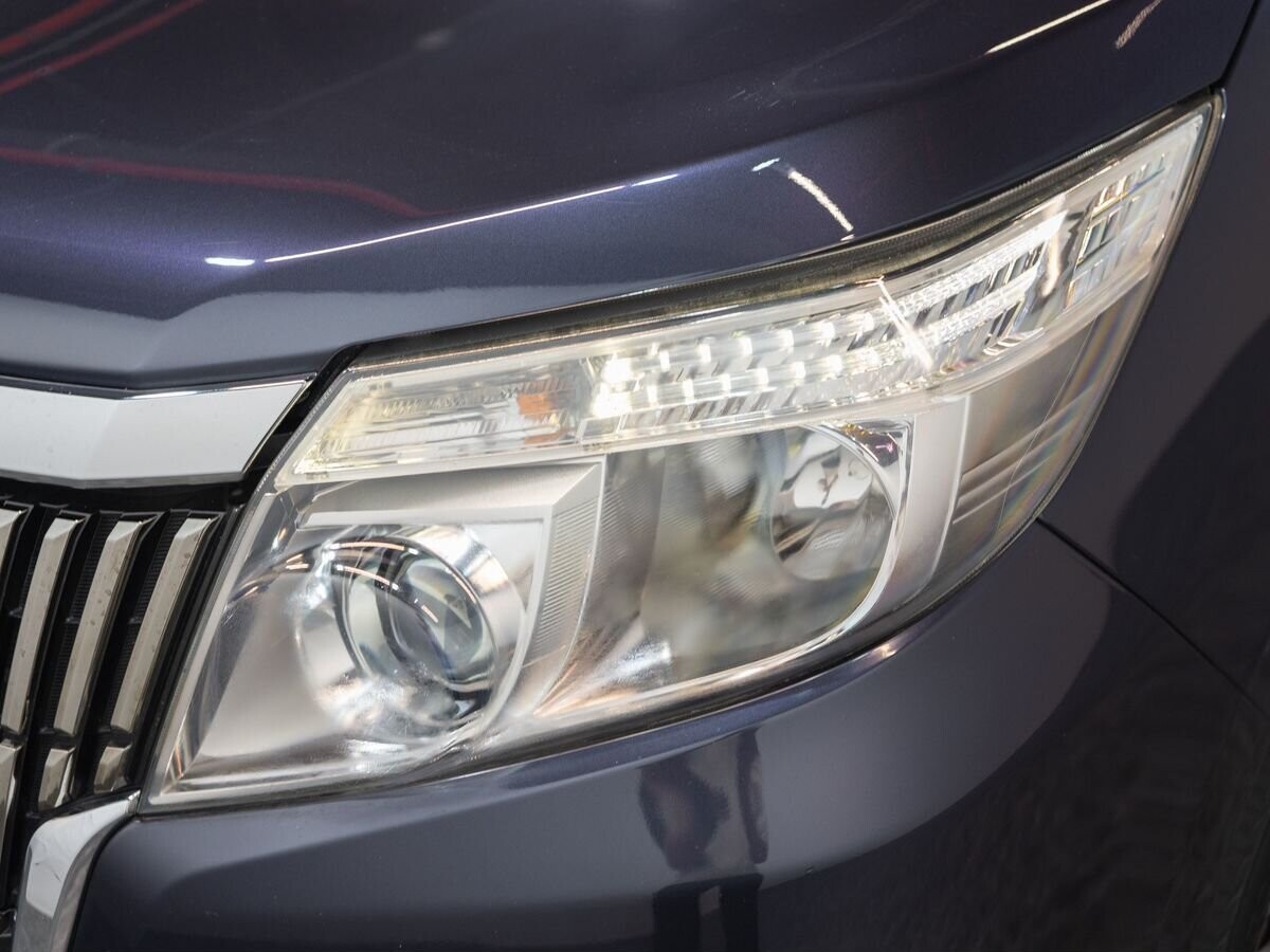 Toyota Esquire 2015 - фото автомобиля