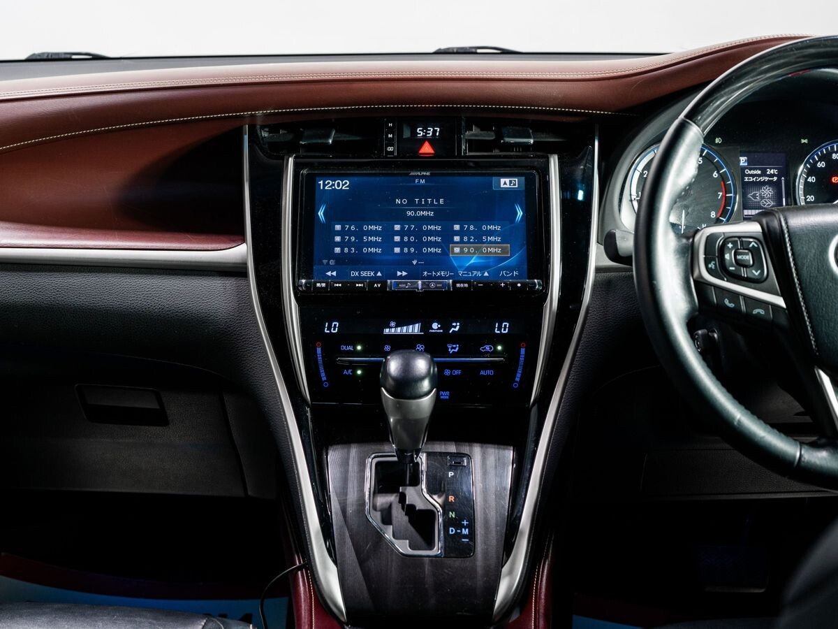Toyota Harrier 2017 - фото автомобиля