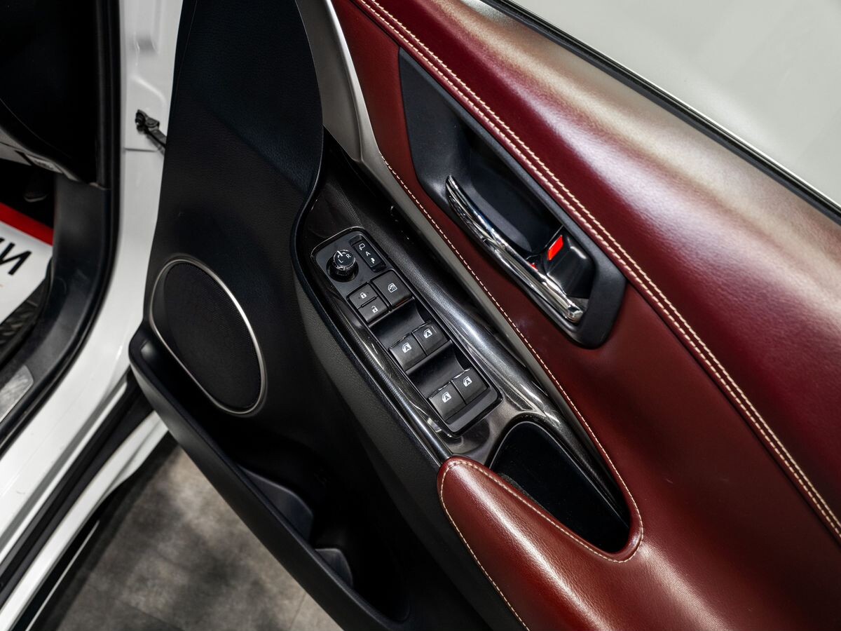 Toyota Harrier 2017 - фото автомобиля