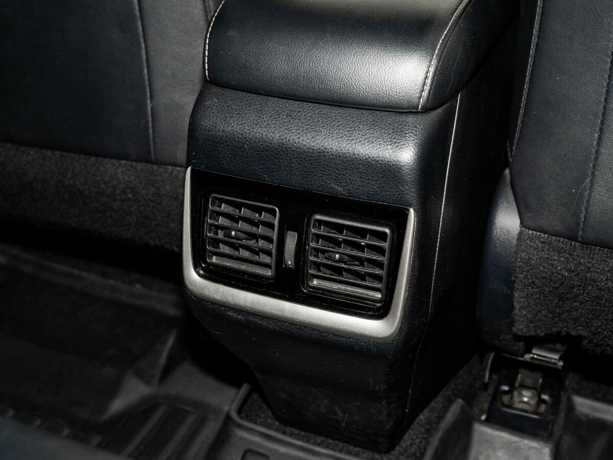 Toyota Harrier 2017 - фото автомобиля