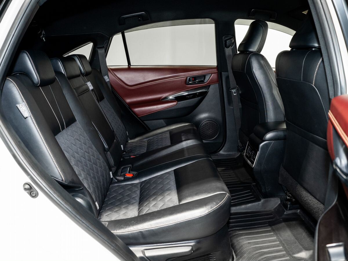 Toyota Harrier 2017 - фото автомобиля