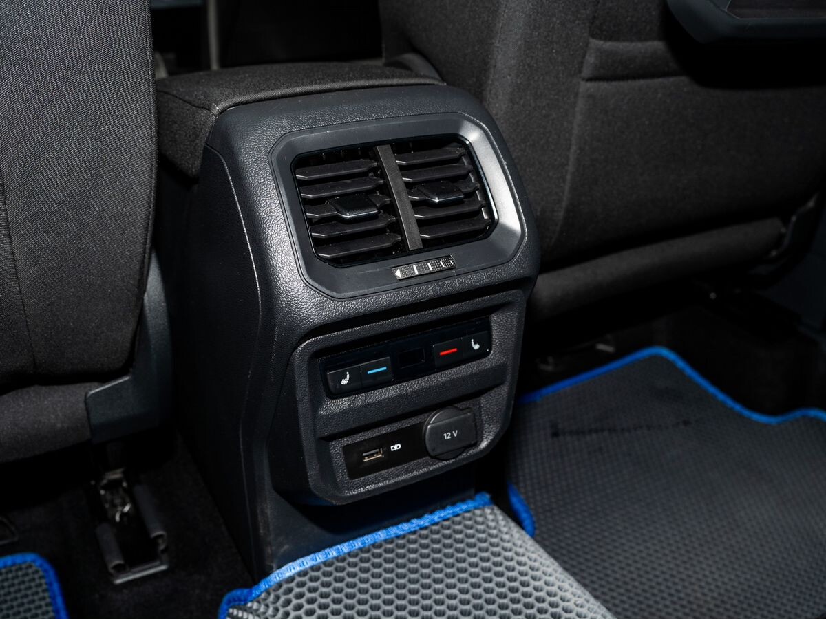 Volkswagen Tiguan 2019 - фото автомобиля