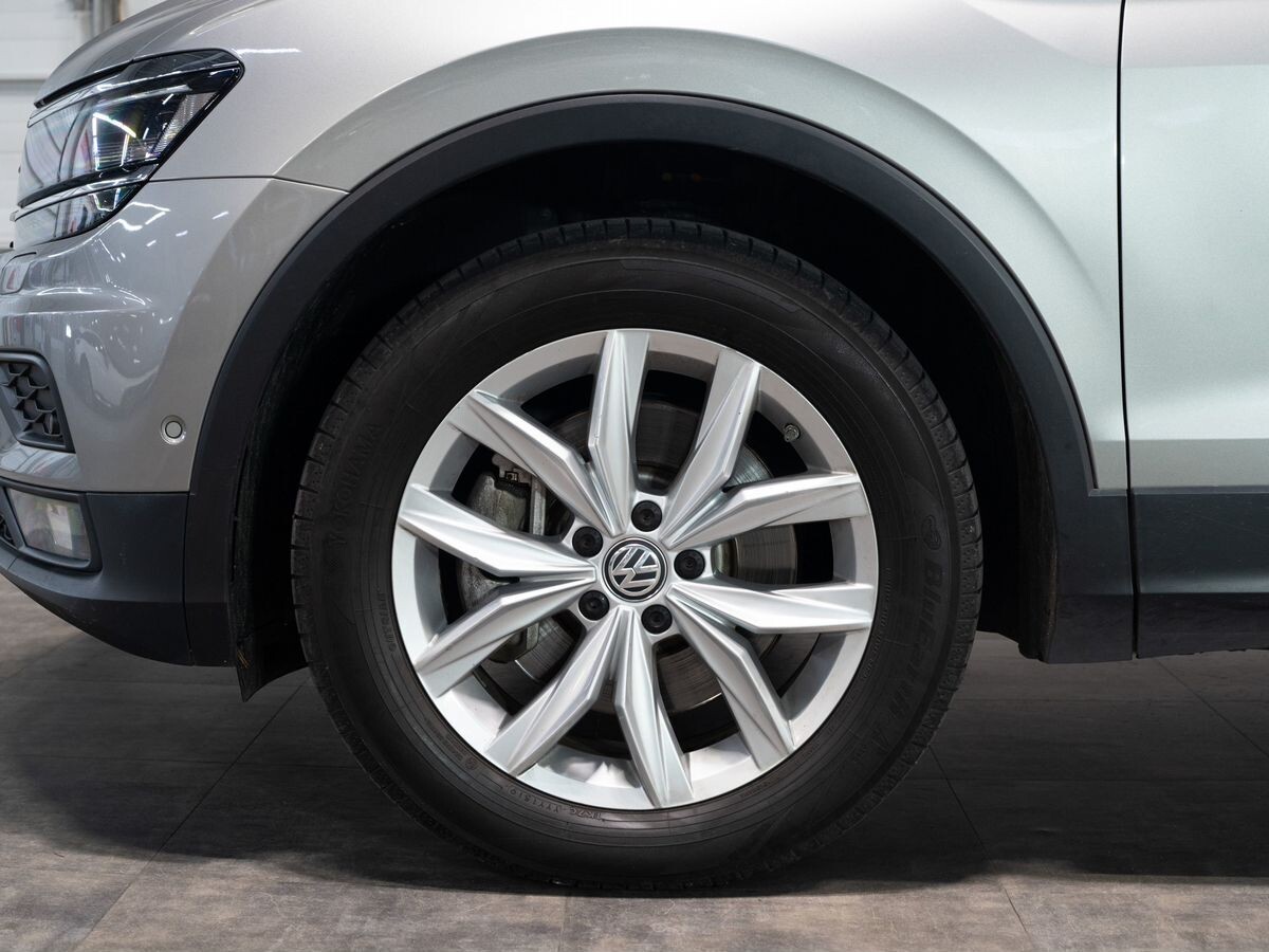 Volkswagen Tiguan 2019 - фото автомобиля