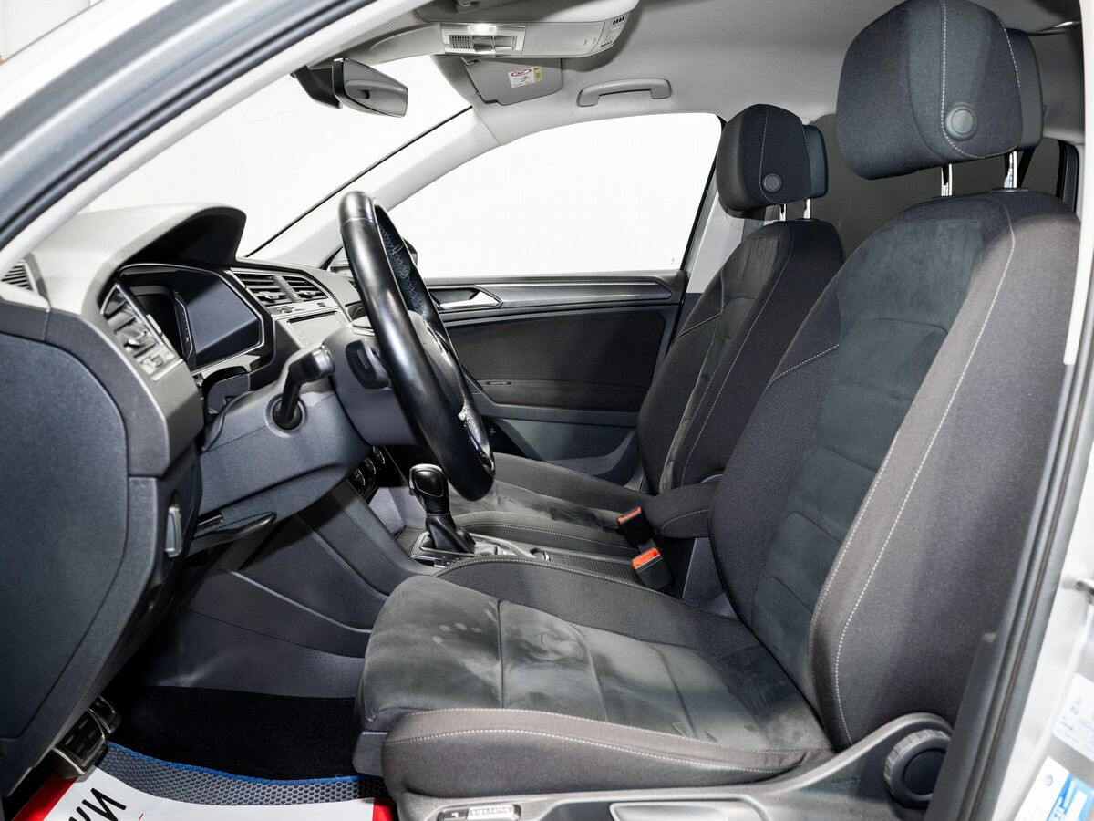 Volkswagen Tiguan 2019 - фото автомобиля