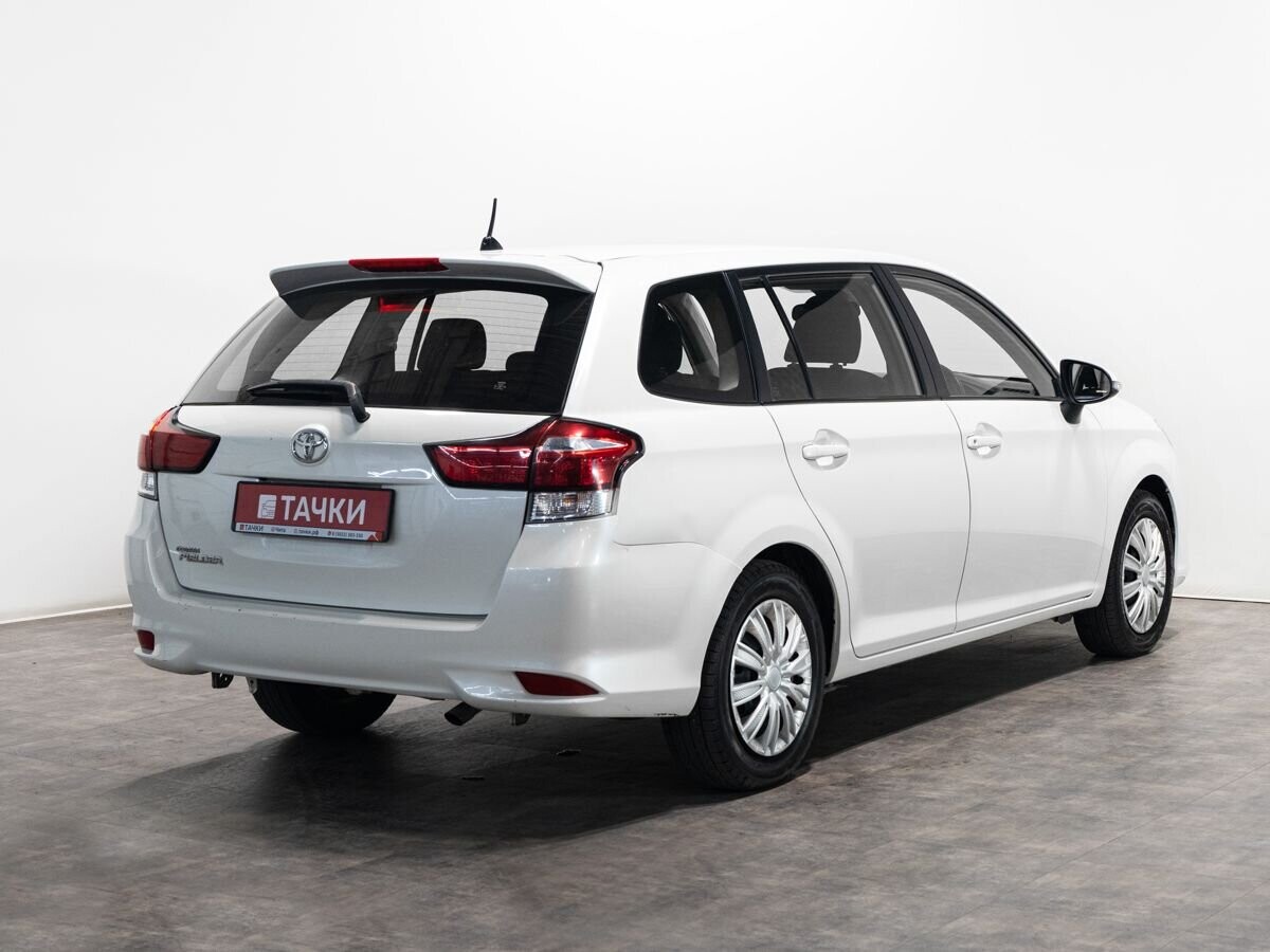 Toyota Corolla Fielder 2017 - фото автомобиля