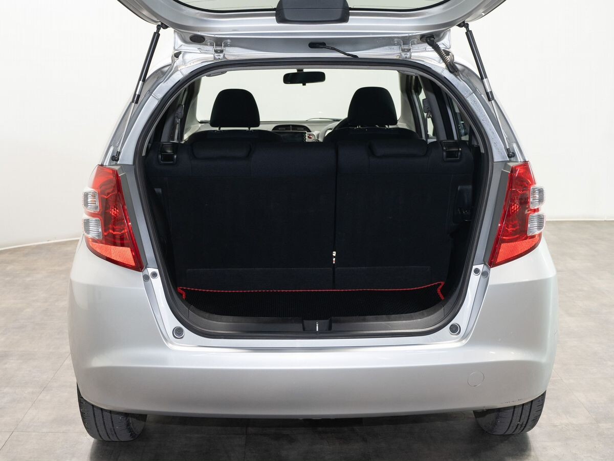 Honda Fit 2010 - фото автомобиля