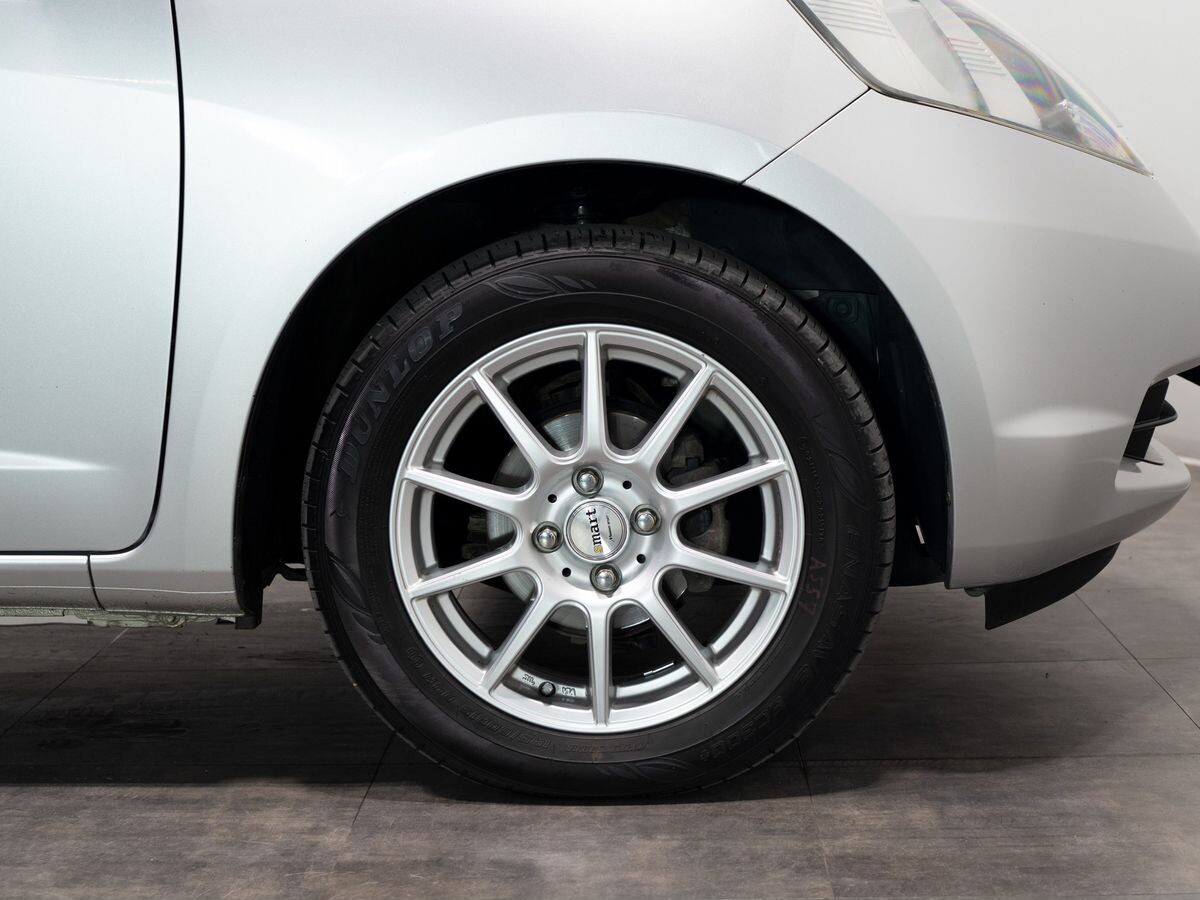 Honda Fit 2010 - фото автомобиля