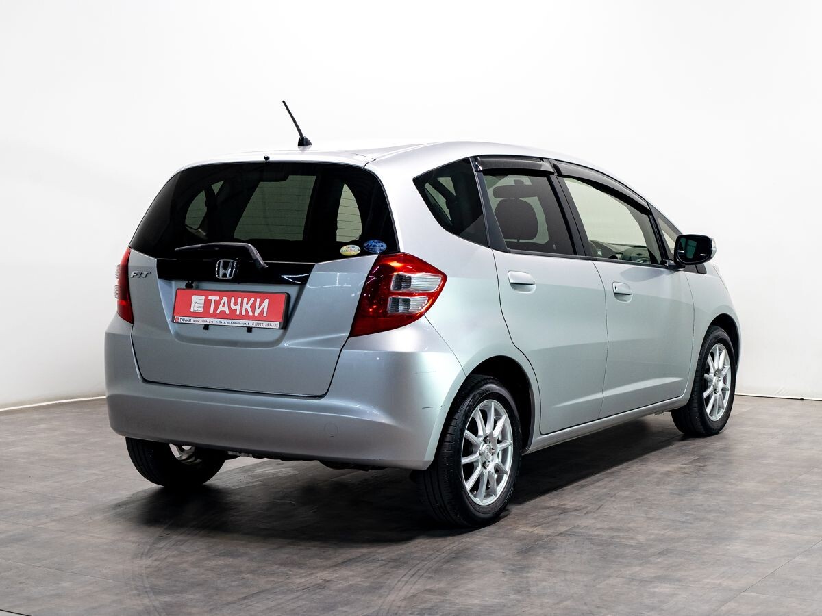Honda Fit 2010 - фото автомобиля