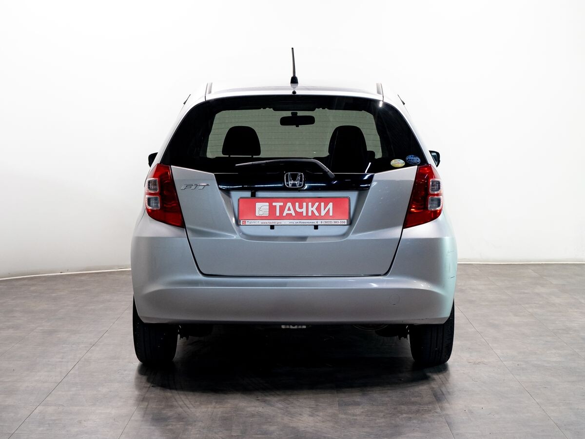 Honda Fit 2010 - фото автомобиля