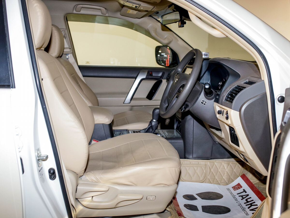 Toyota Land Cruiser Prado 2018 - фото автомобиля