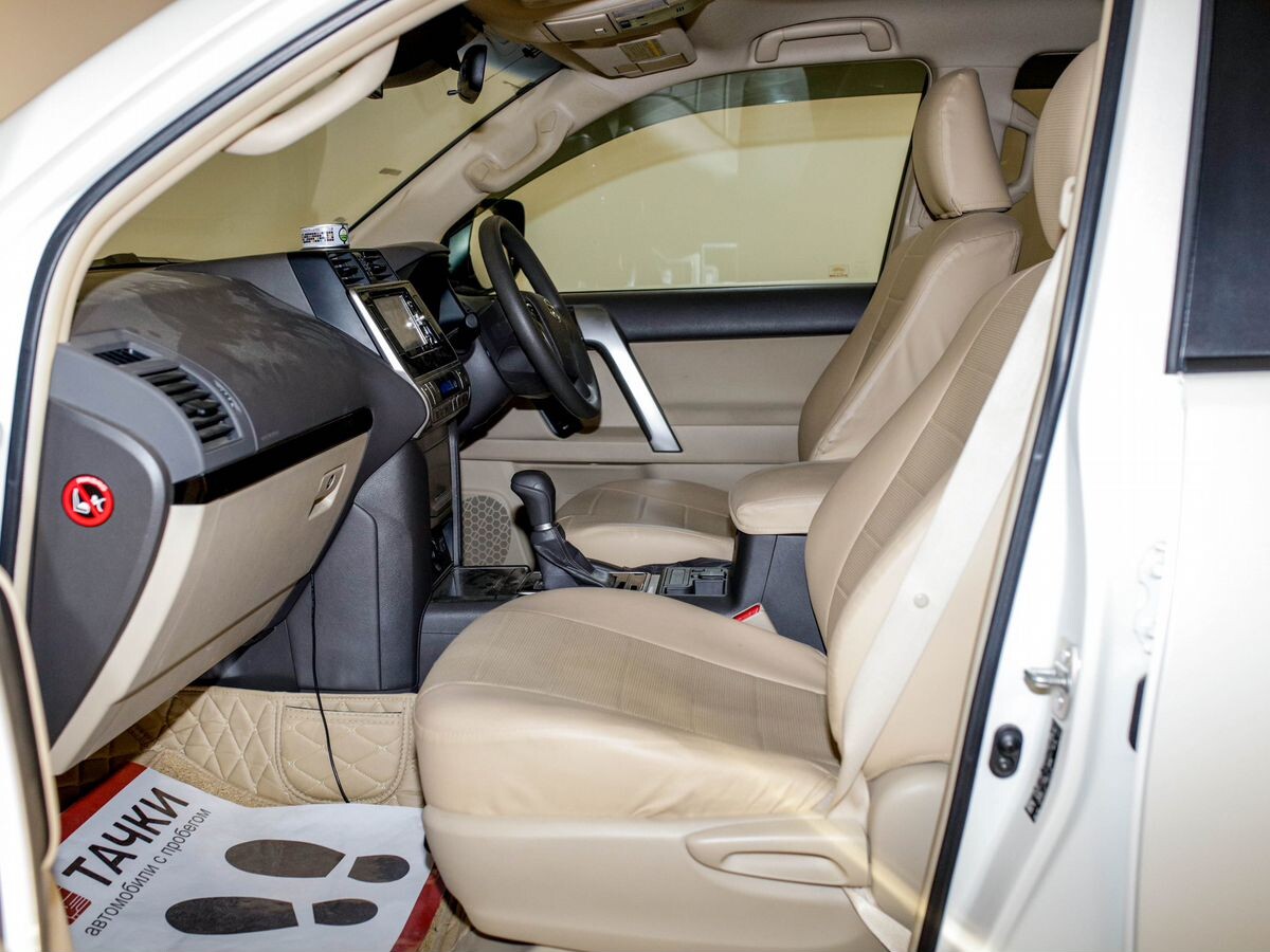 Toyota Land Cruiser Prado 2018 - фото автомобиля