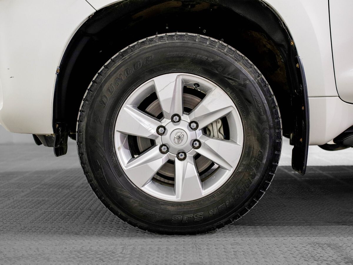 Toyota Land Cruiser Prado 2018 - фото автомобиля