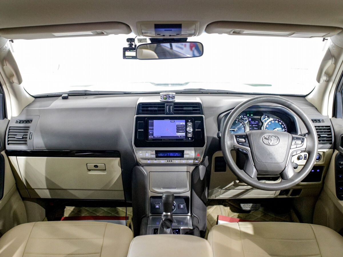 Toyota Land Cruiser Prado 2018 - фото автомобиля