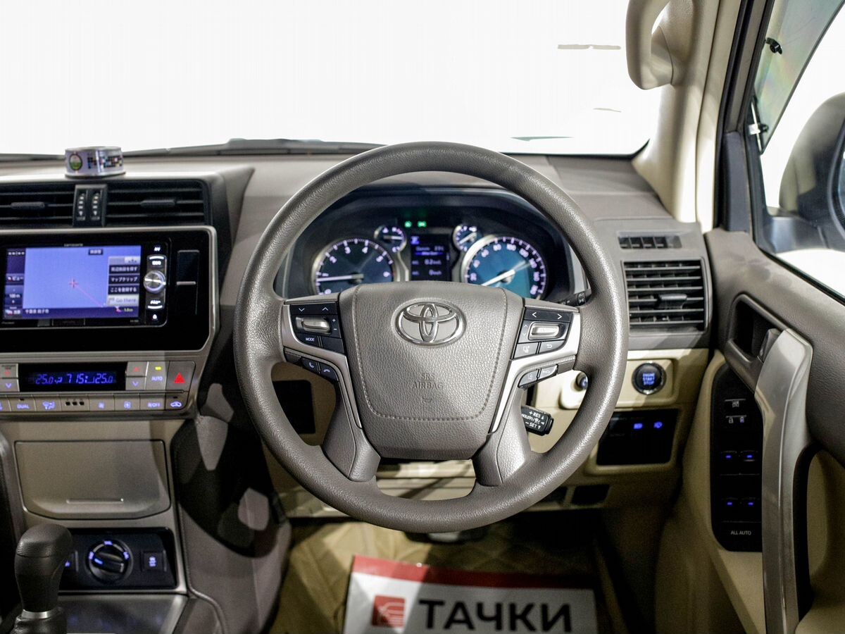 Toyota Land Cruiser Prado 2018 - фото автомобиля