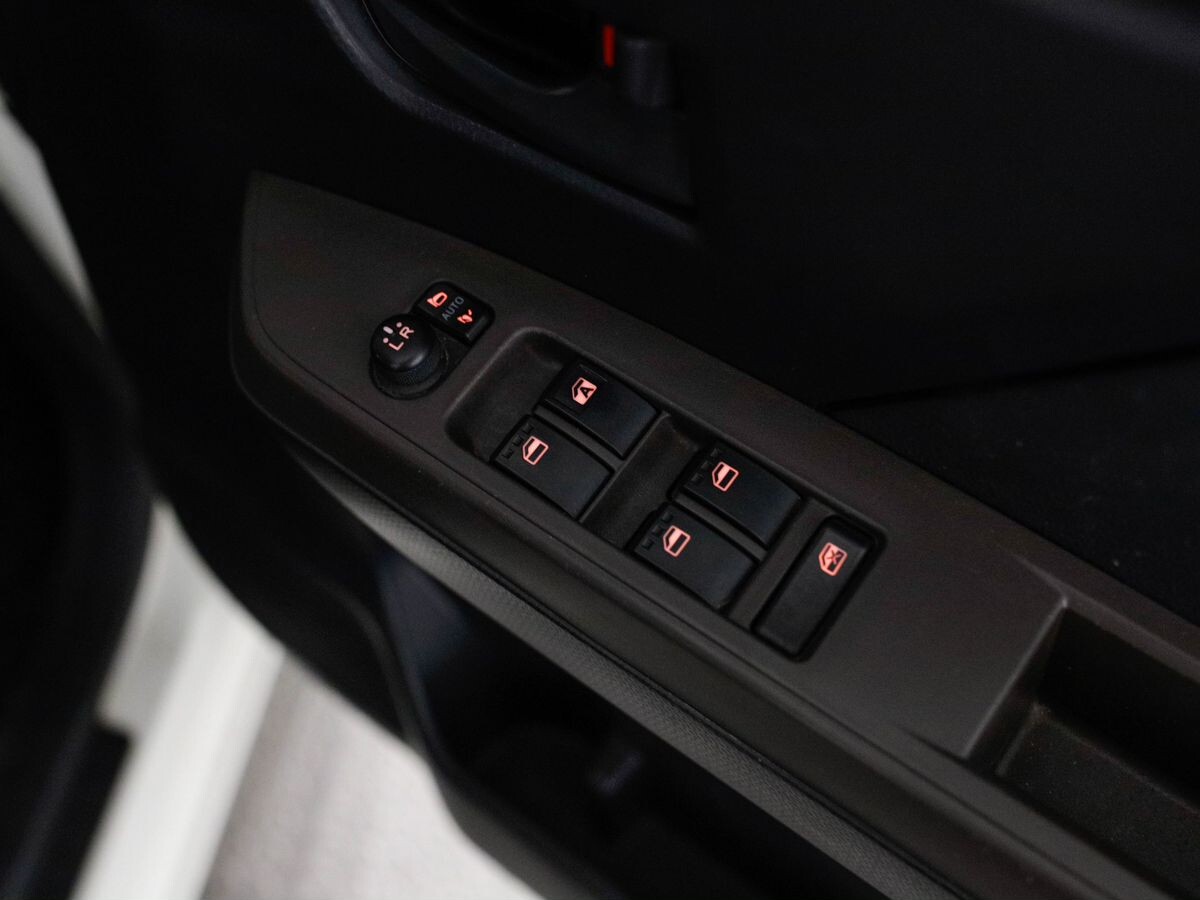 Toyota Roomy 2021 - фото автомобиля