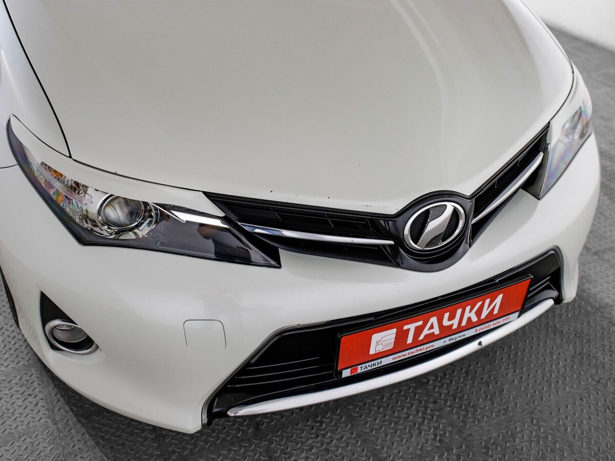 Toyota Auris 2013 - фото автомобиля