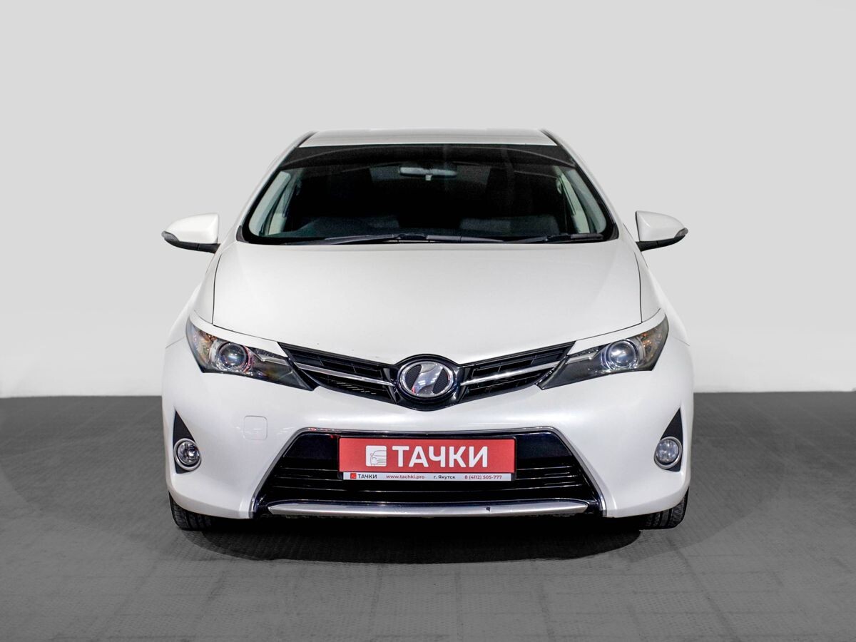 Toyota Auris 2013 - фото автомобиля