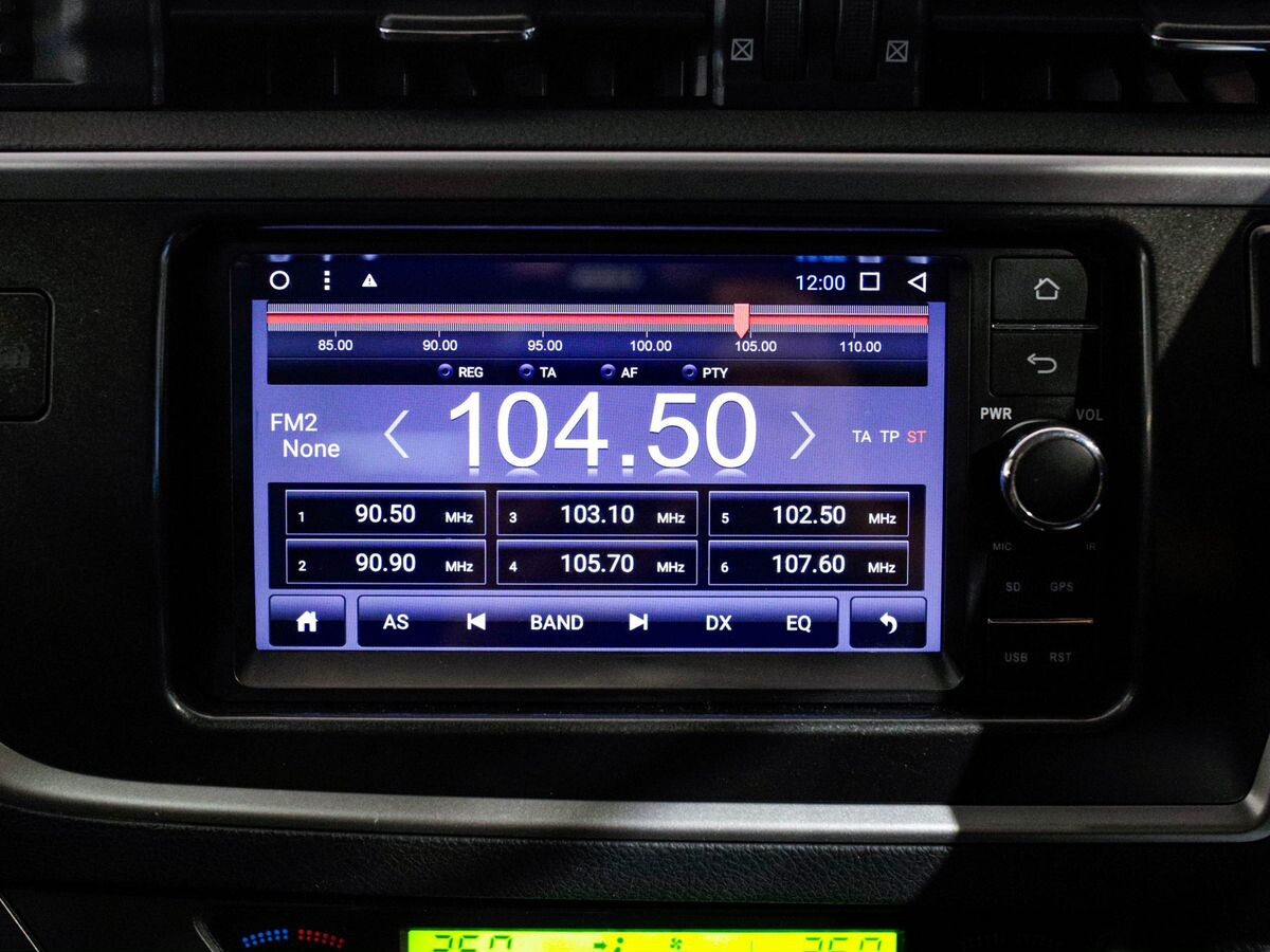 Toyota Auris 2013 - фото автомобиля