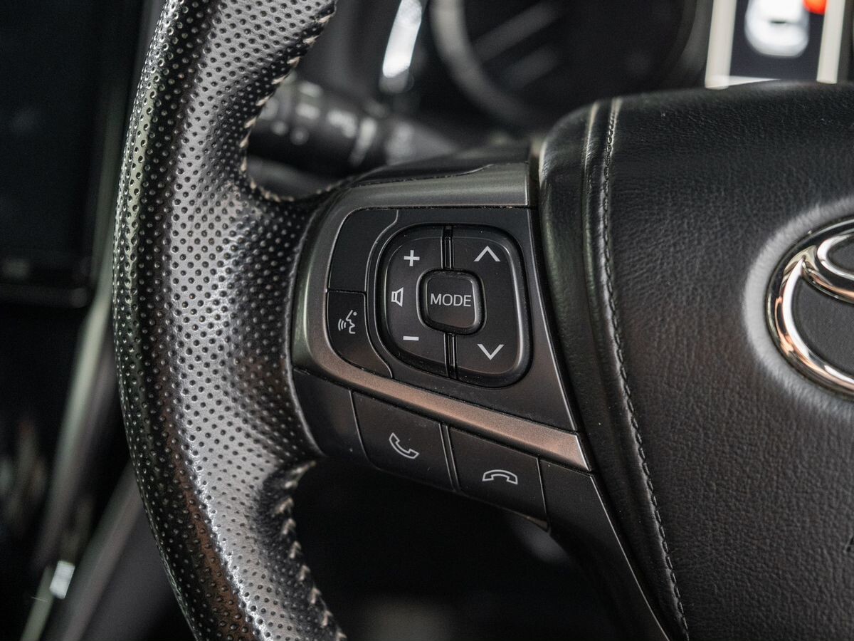 Toyota Harrier 2020 - фото автомобиля