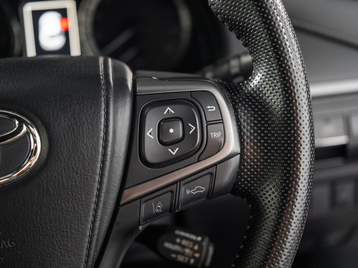 Toyota Harrier 2020 - фото автомобиля