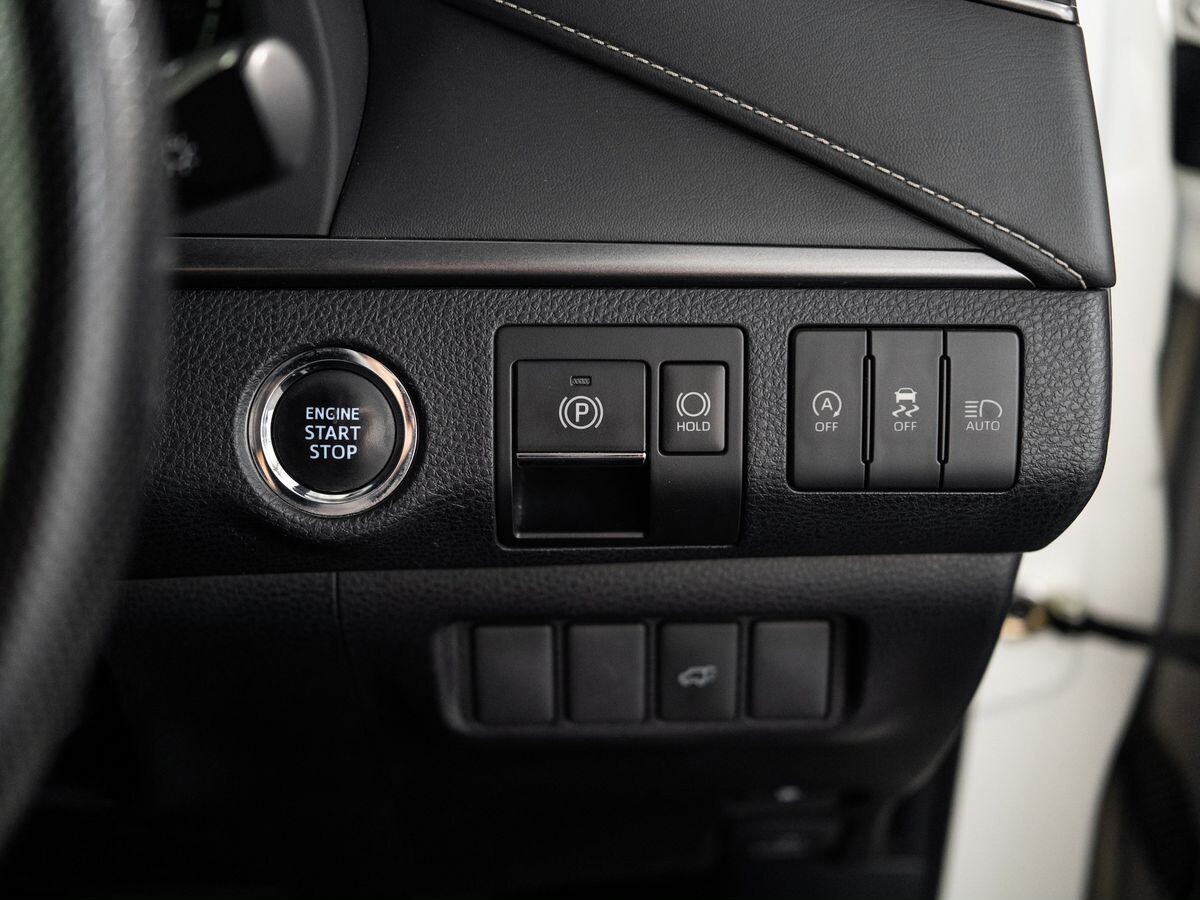 Toyota Harrier 2020 - фото автомобиля