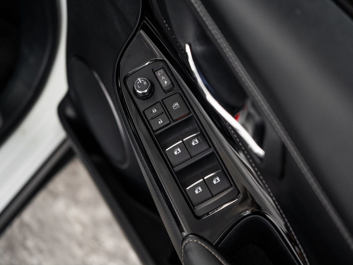 Toyota Harrier 2020 - фото автомобиля