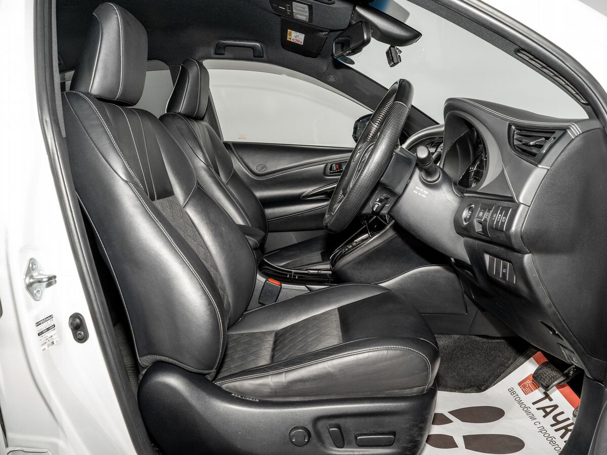 Toyota Harrier 2020 - фото автомобиля