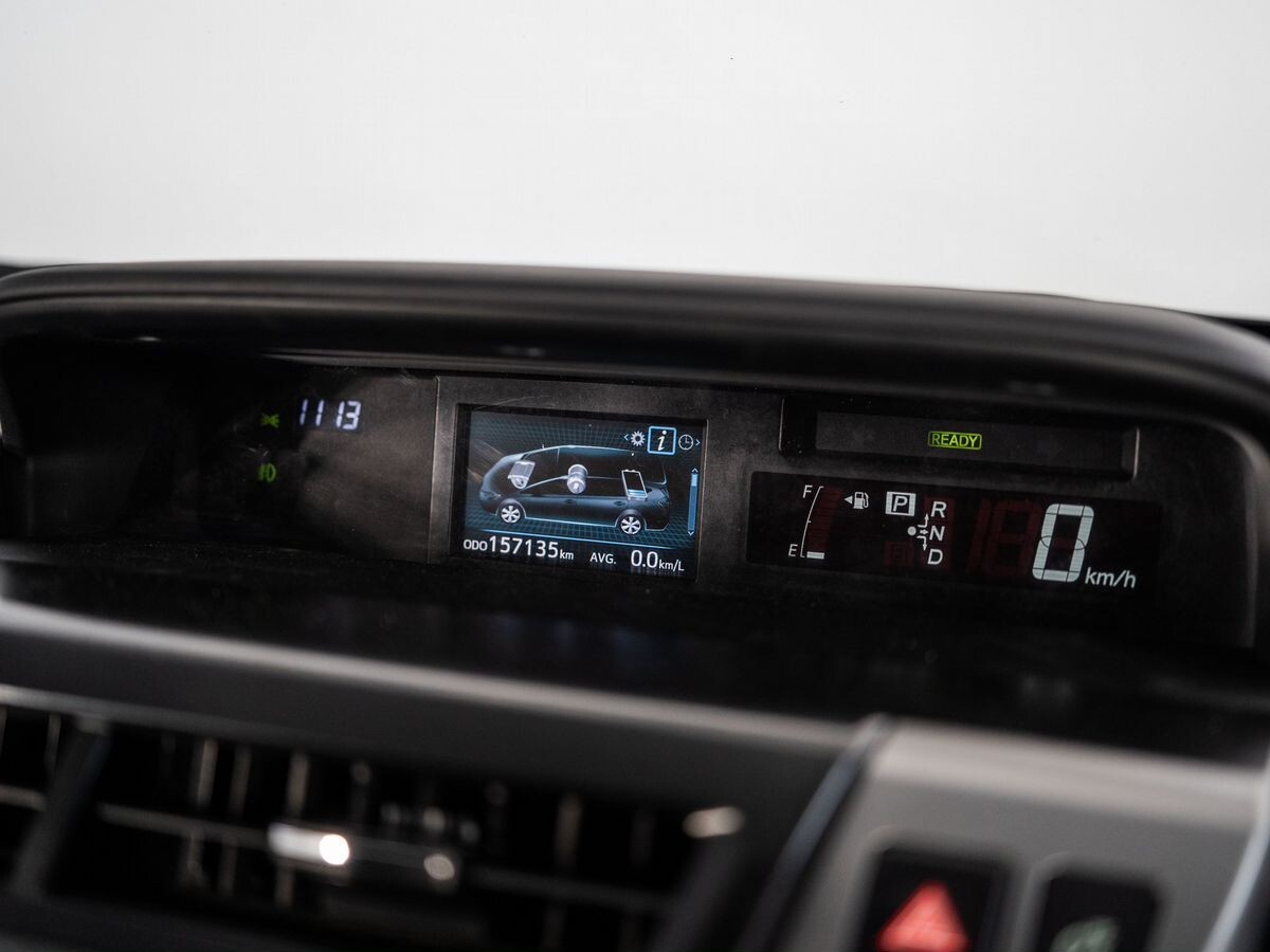 Toyota Prius Alpha 2014 - фото автомобиля
