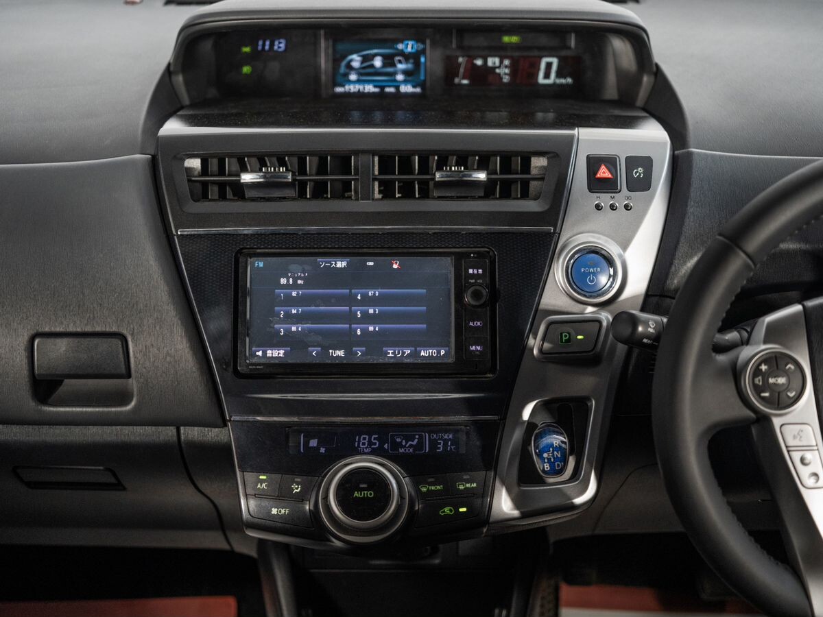 Toyota Prius Alpha 2014 - фото автомобиля