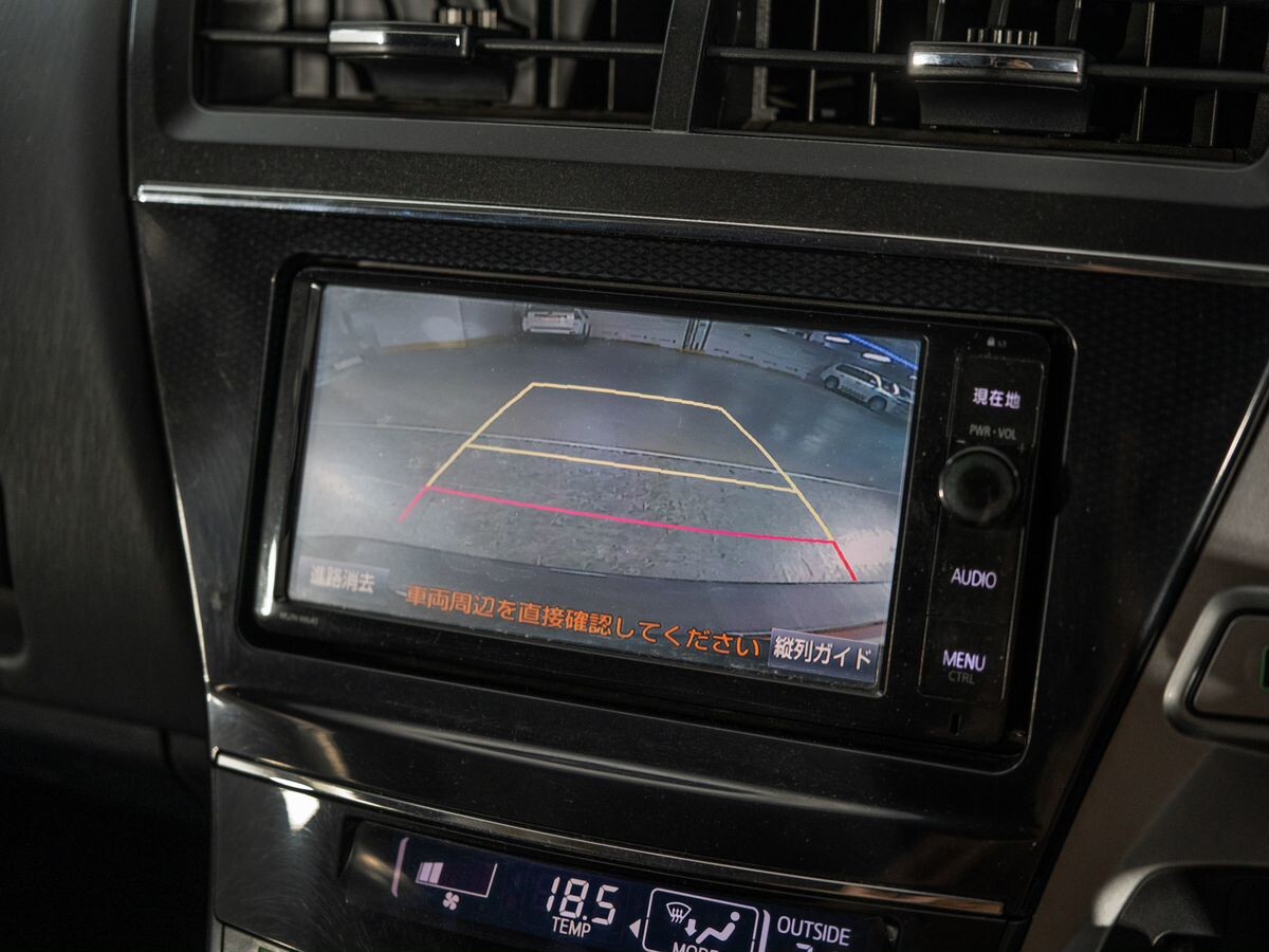 Toyota Prius Alpha 2014 - фото автомобиля