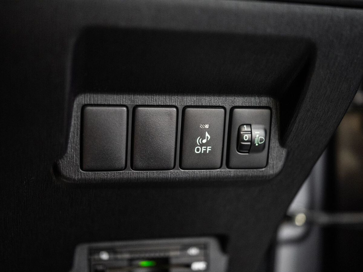 Toyota Prius Alpha 2014 - фото автомобиля