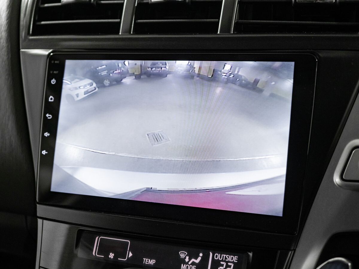 Toyota Prius Alpha 2012 - фото автомобиля