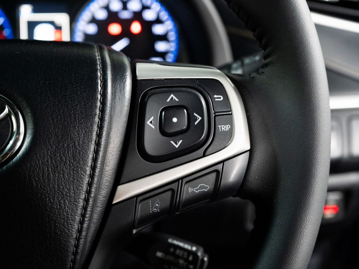Toyota Harrier 2017 - фото автомобиля
