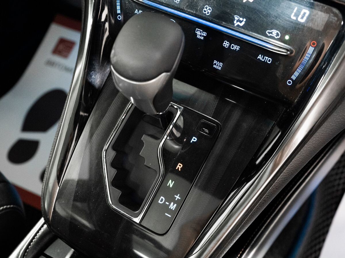 Toyota Harrier 2017 - фото автомобиля