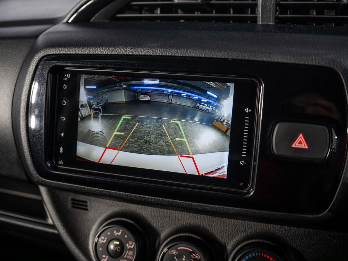 Toyota Vitz 2019 - фото автомобиля