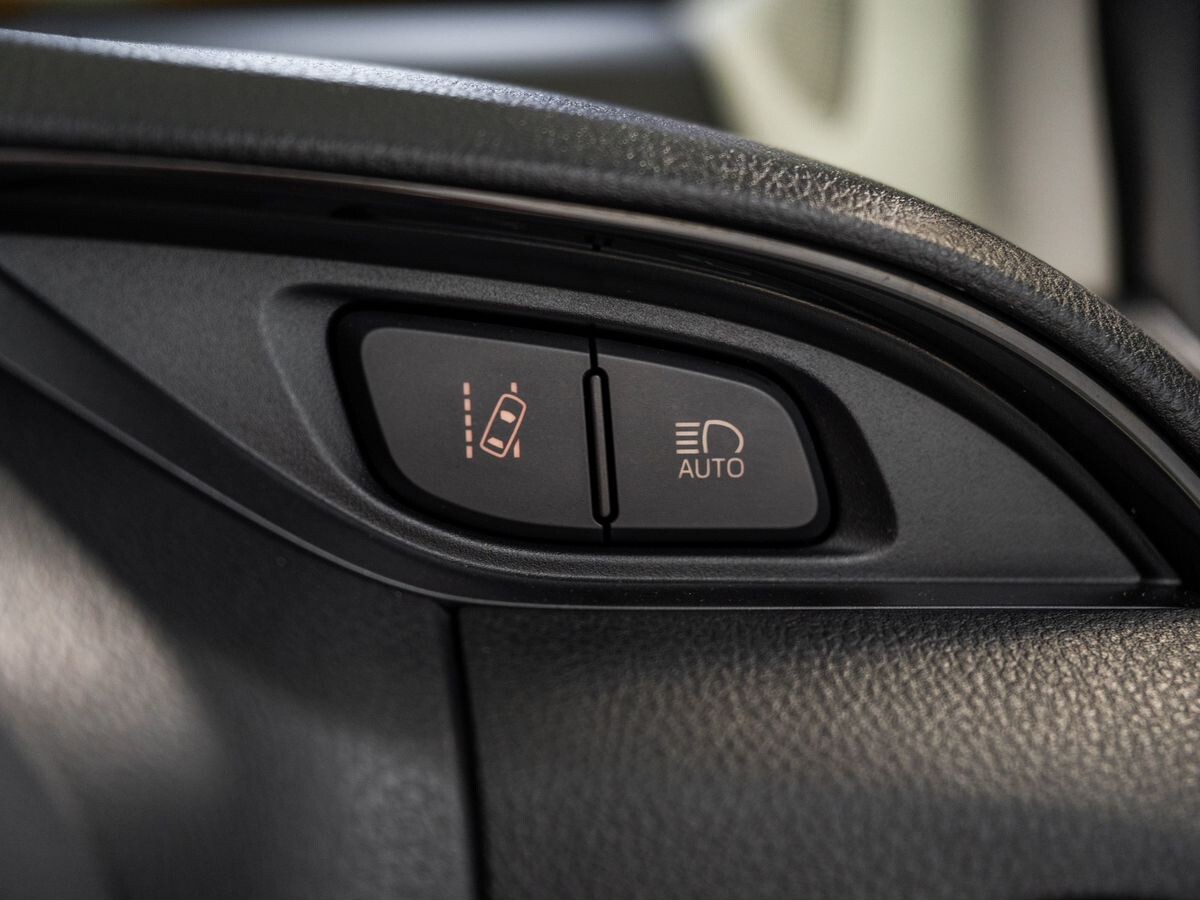 Toyota Vitz 2019 - фото автомобиля